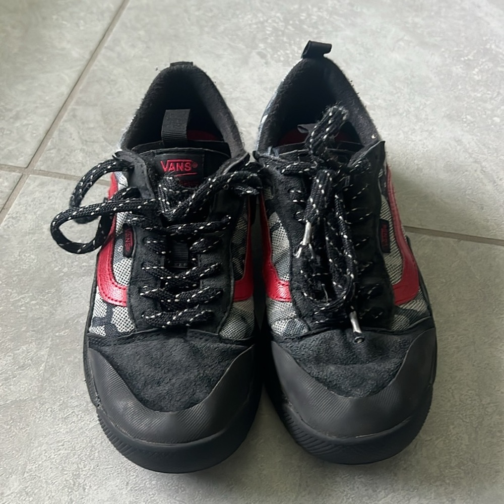 Vans - Picture 3 of 4